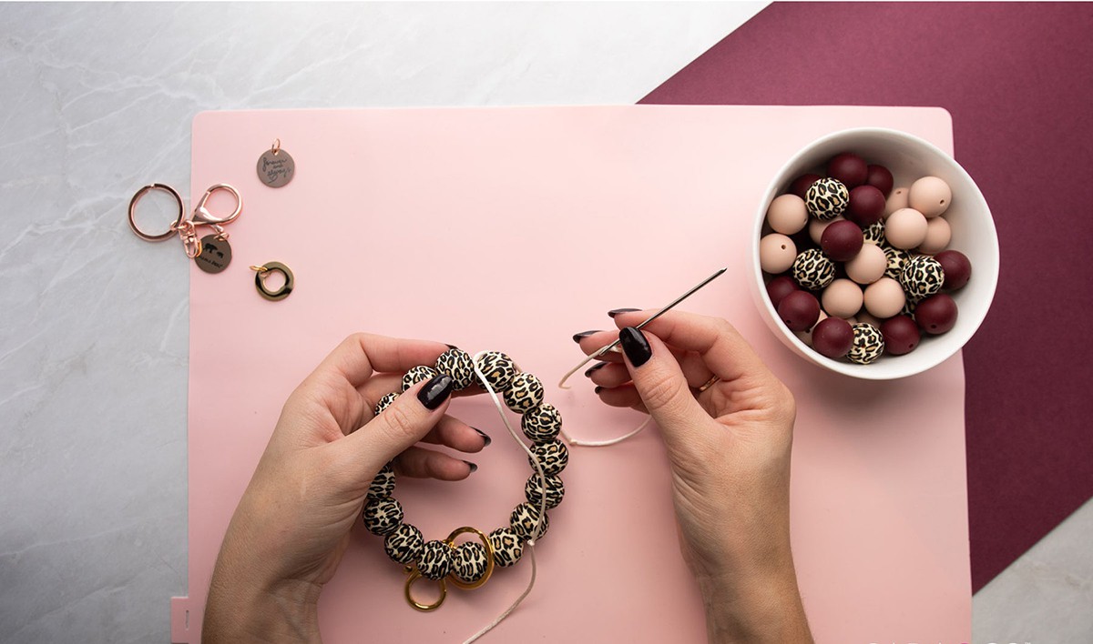 silicone bead wristlet factory silicone bead wristlet factory